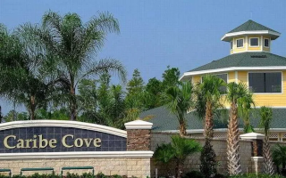 Taxi outside Caribe Cove